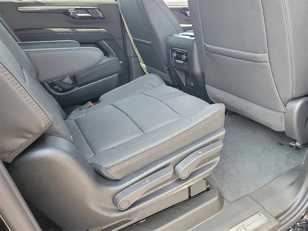new 2026 Chevrolet Suburban car, priced at $76,625