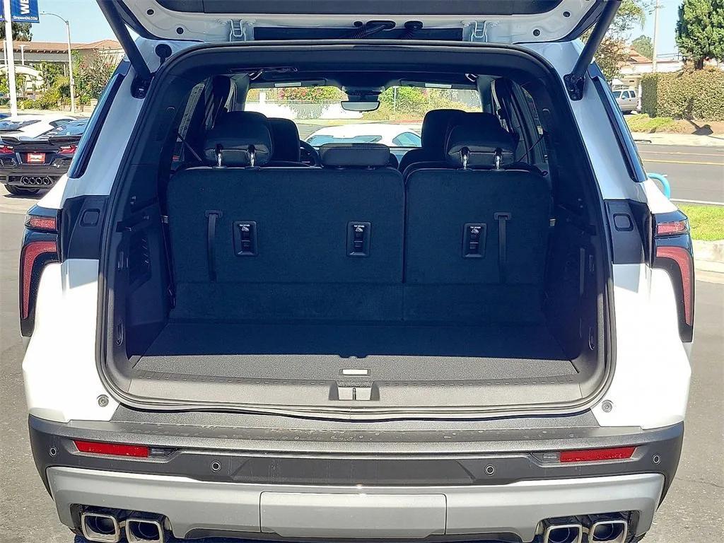 new 2026 Chevrolet Traverse car, priced at $44,045