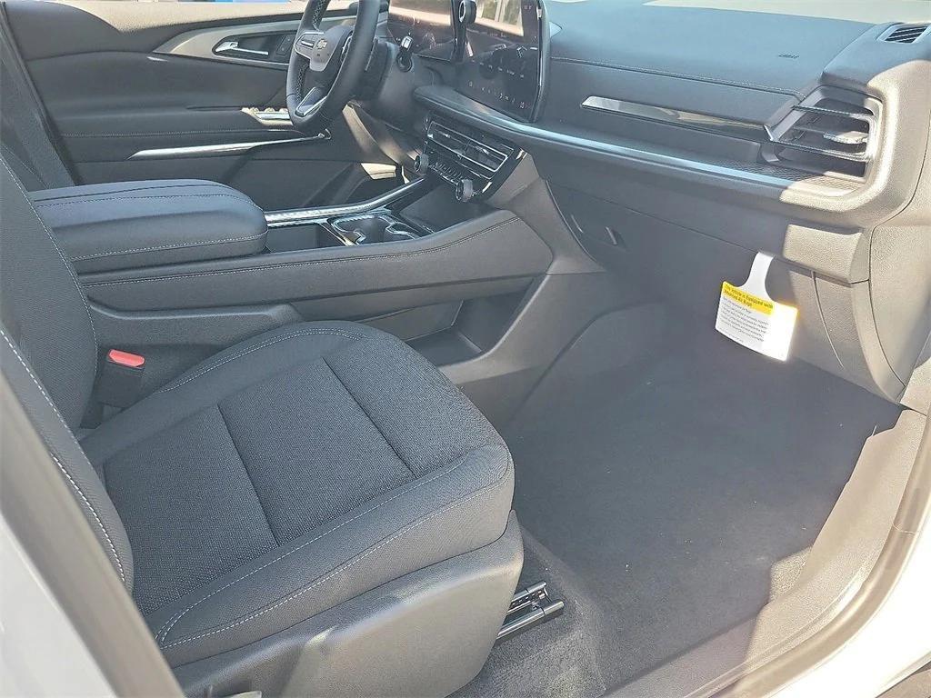 new 2026 Chevrolet Traverse car, priced at $44,045