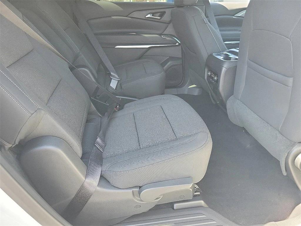 new 2026 Chevrolet Traverse car, priced at $44,045