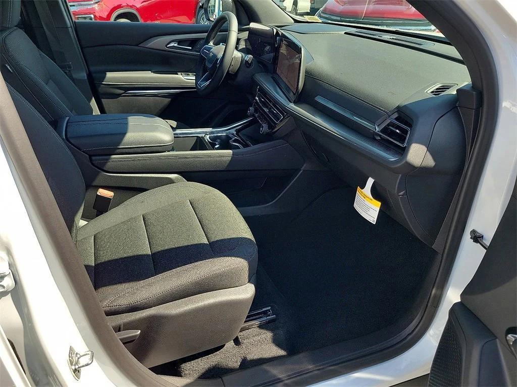 new 2026 Chevrolet Traverse car, priced at $42,820