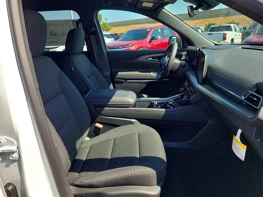 new 2026 Chevrolet Traverse car, priced at $42,820