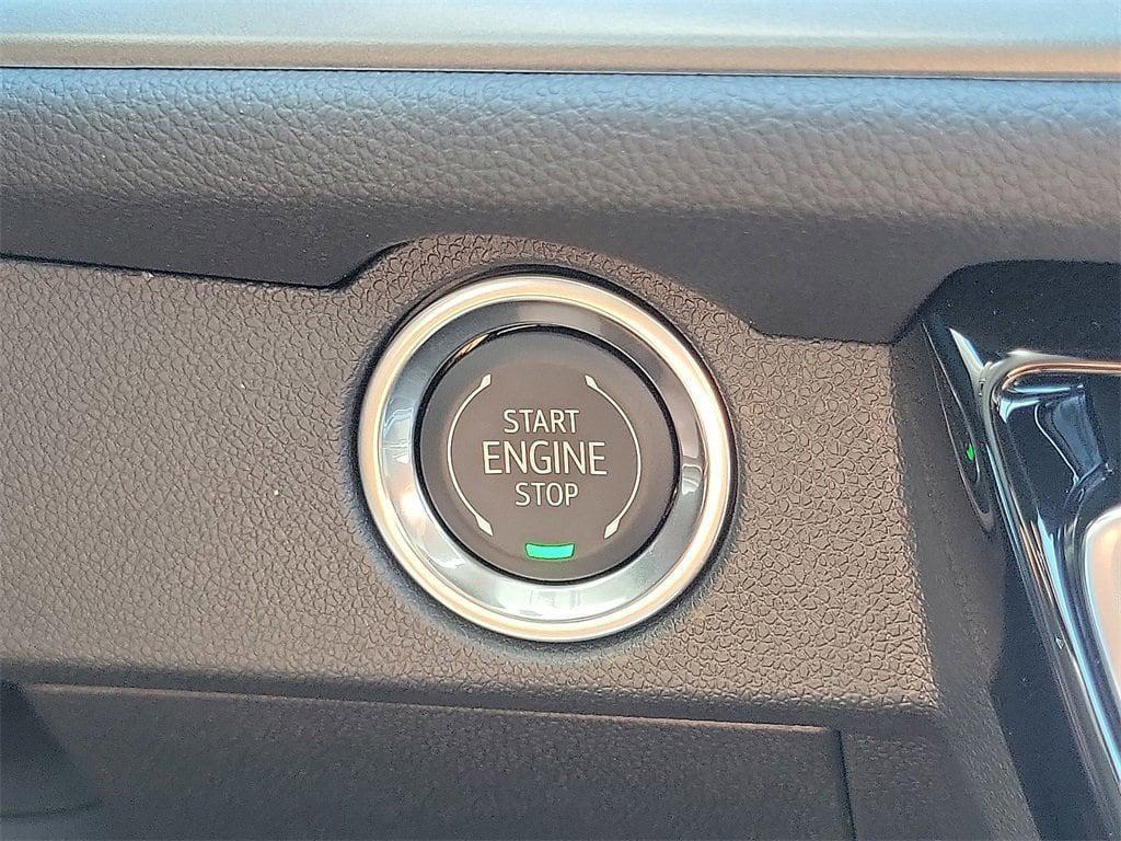 new 2026 Chevrolet Traverse car, priced at $42,820