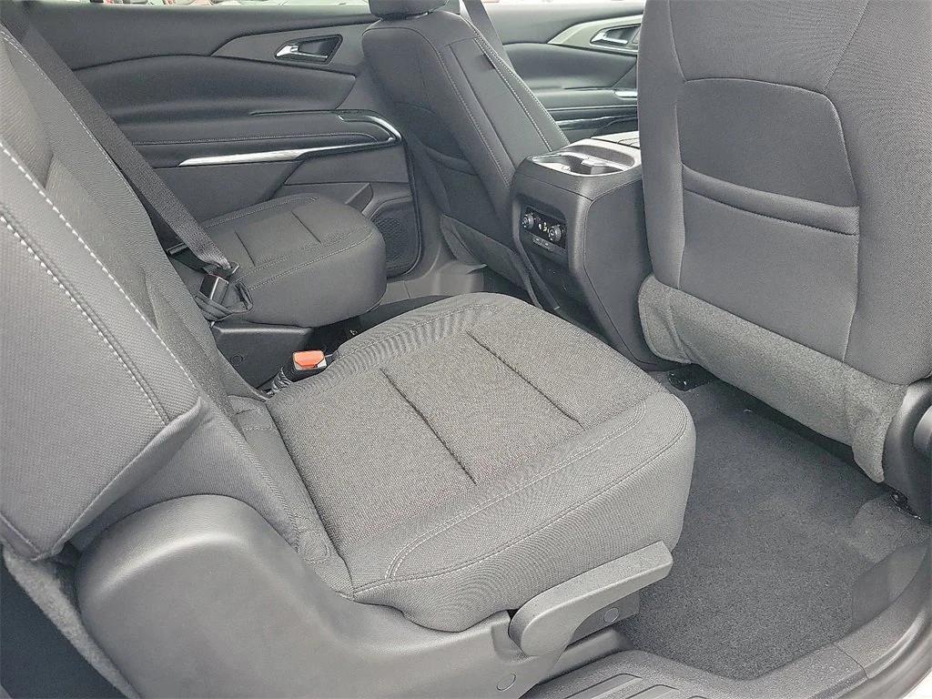 new 2026 Chevrolet Traverse car, priced at $42,820