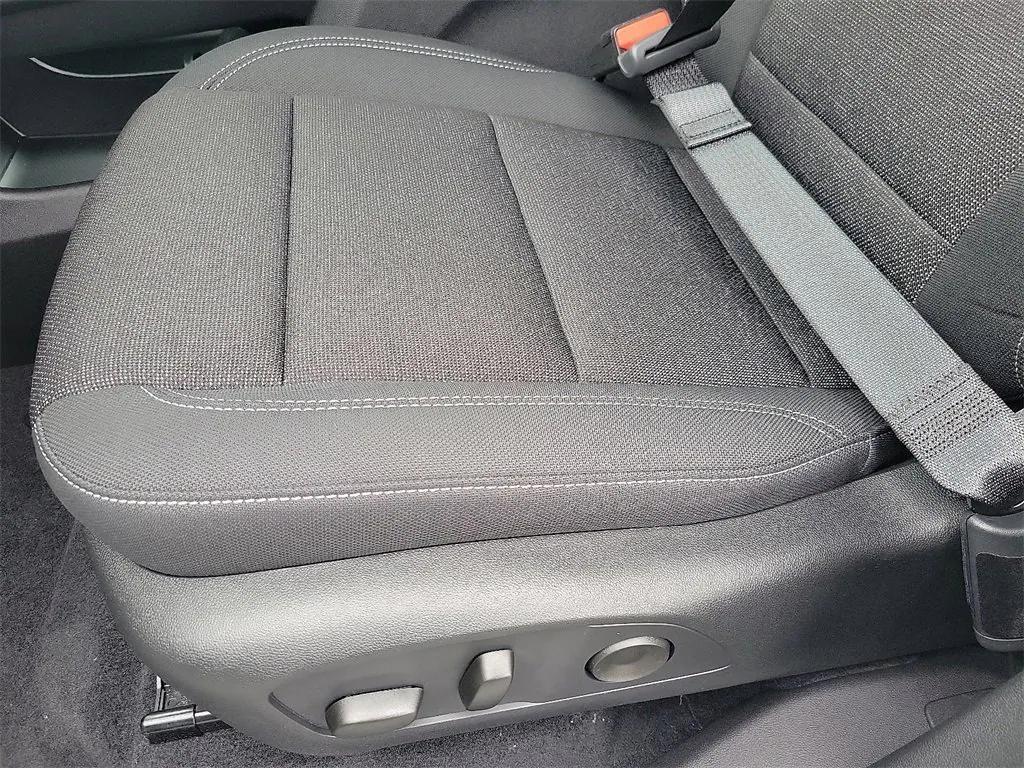 new 2026 Chevrolet Traverse car, priced at $42,820