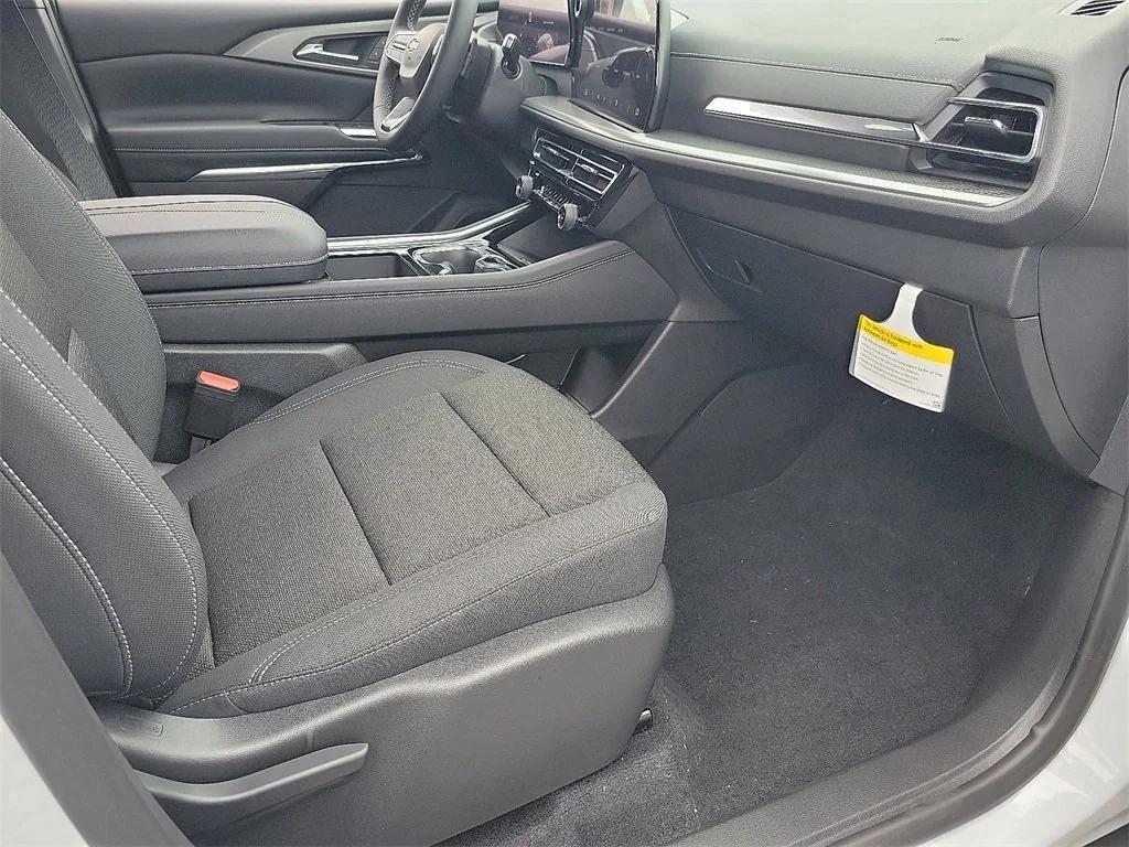 new 2026 Chevrolet Traverse car, priced at $42,820