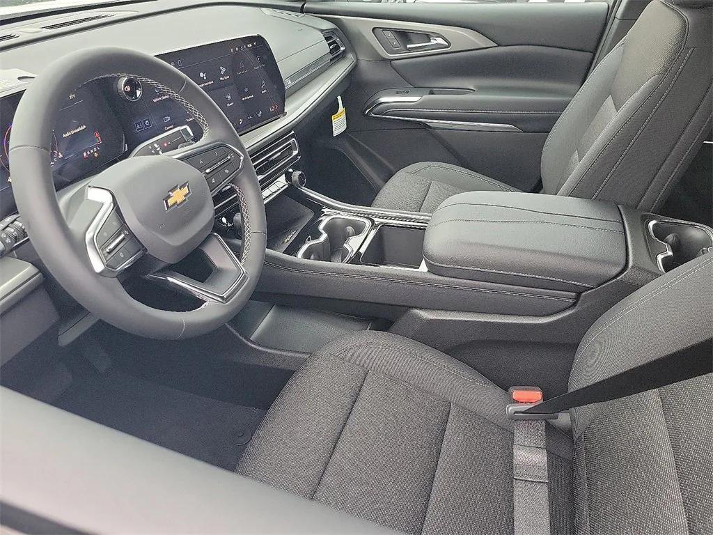 new 2026 Chevrolet Traverse car, priced at $42,820