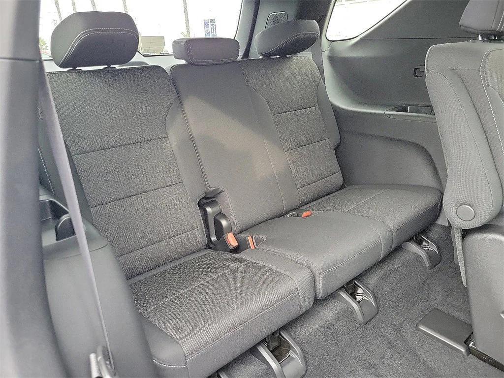 new 2026 Chevrolet Traverse car, priced at $42,820