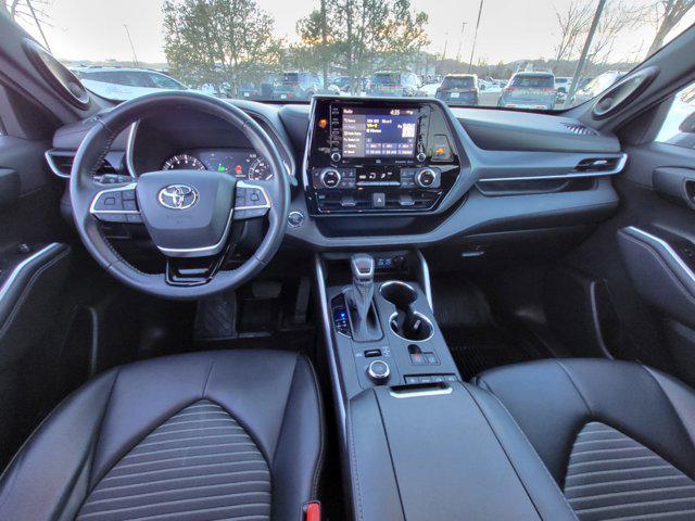 used 2022 Toyota Highlander car, priced at $38,787