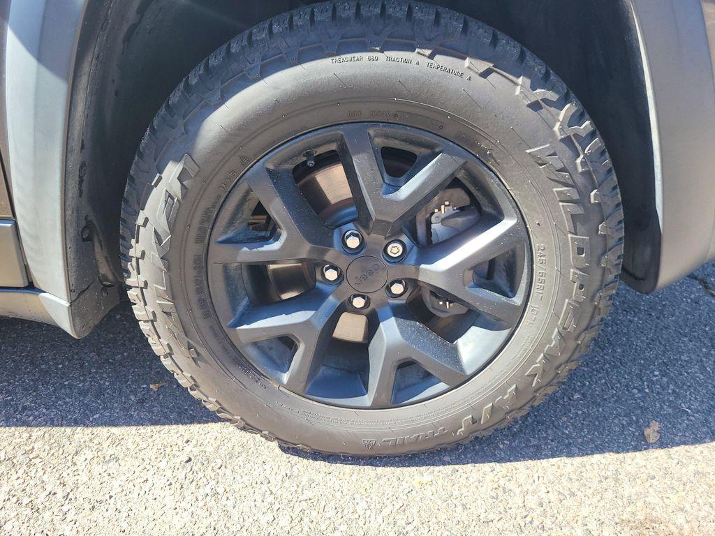 used 2018 Jeep Cherokee car, priced at $14,787
