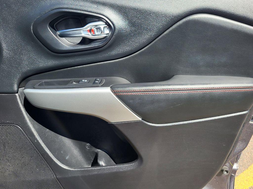 used 2018 Jeep Cherokee car, priced at $14,787