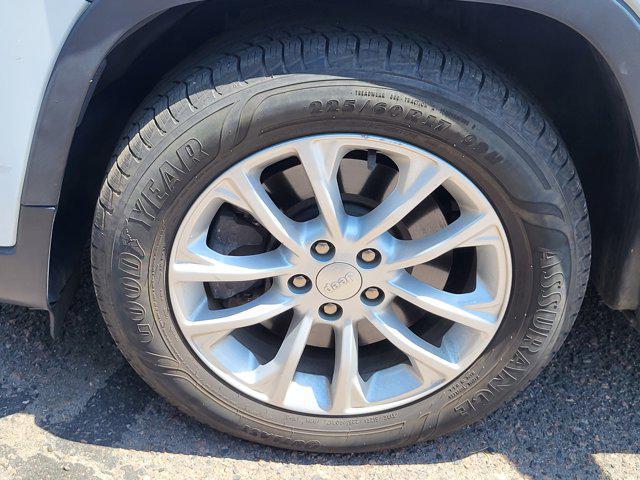 used 2020 Jeep Cherokee car, priced at $12,576
