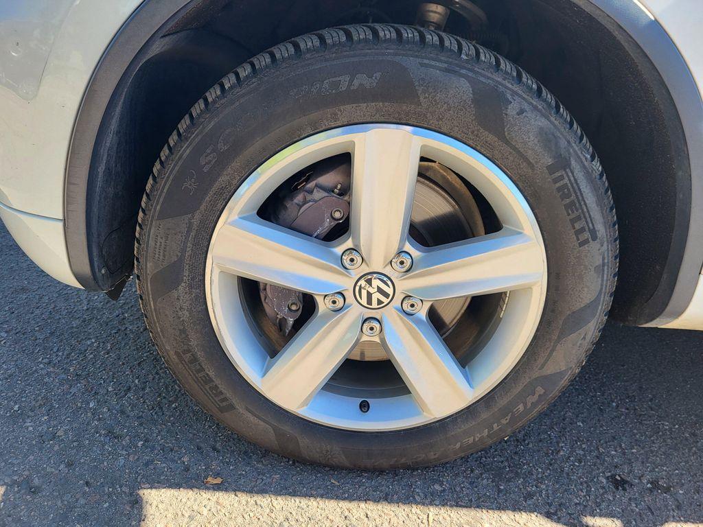used 2014 Volkswagen Touareg Hybrid car, priced at $11,576