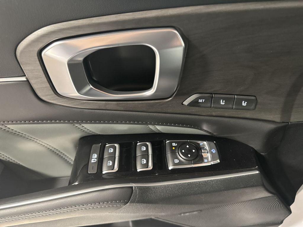 new 2025 Kia Sorento car, priced at $47,621