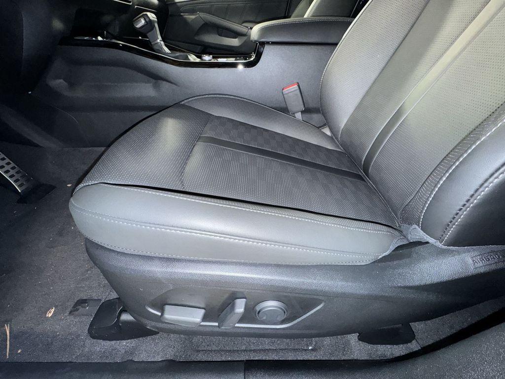 new 2025 Kia Sorento car, priced at $42,994