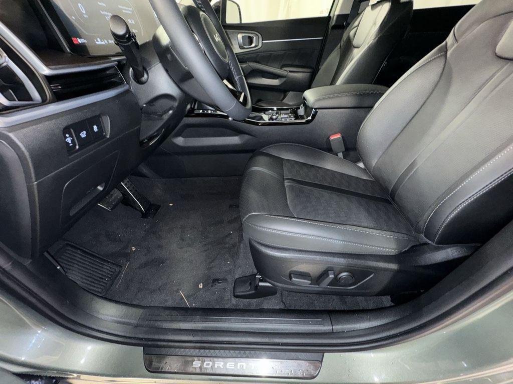 new 2025 Kia Sorento car, priced at $42,994