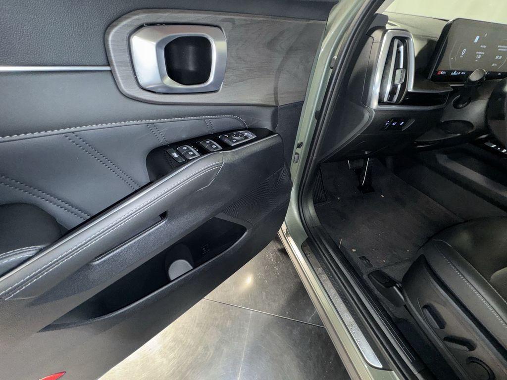 new 2025 Kia Sorento car, priced at $42,994