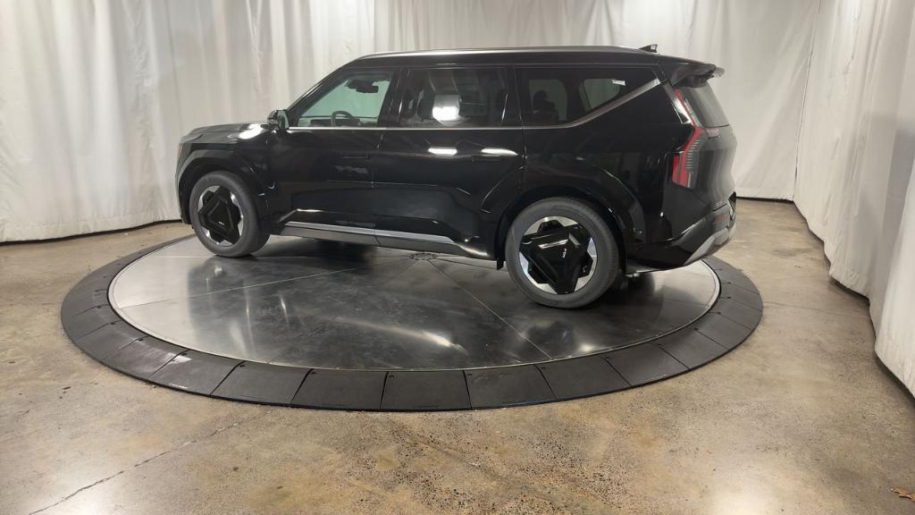 new 2026 Kia EV9 car, priced at $63,778