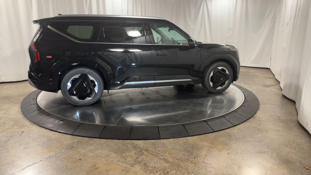 new 2026 Kia EV9 car, priced at $63,778