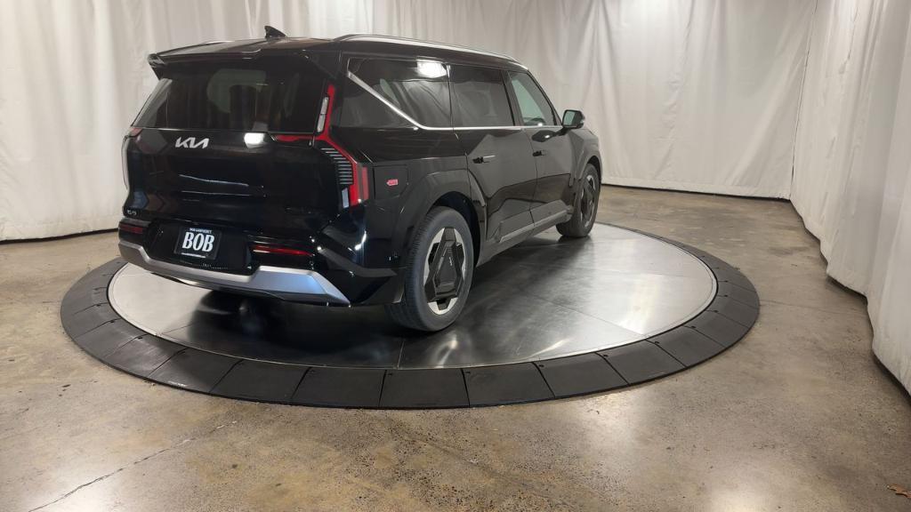 new 2026 Kia EV9 car, priced at $63,778