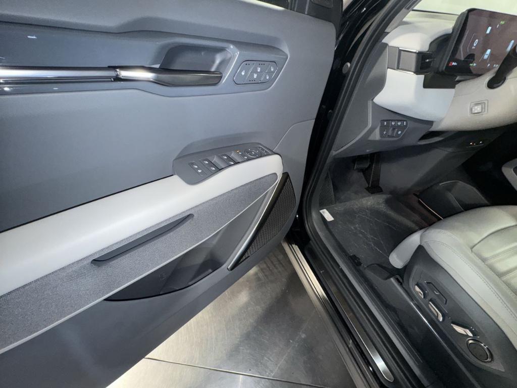 new 2026 Kia EV9 car, priced at $63,778