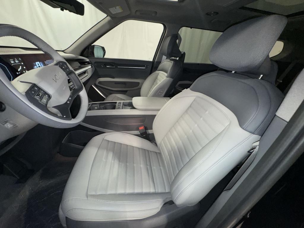 new 2026 Kia EV9 car, priced at $63,778