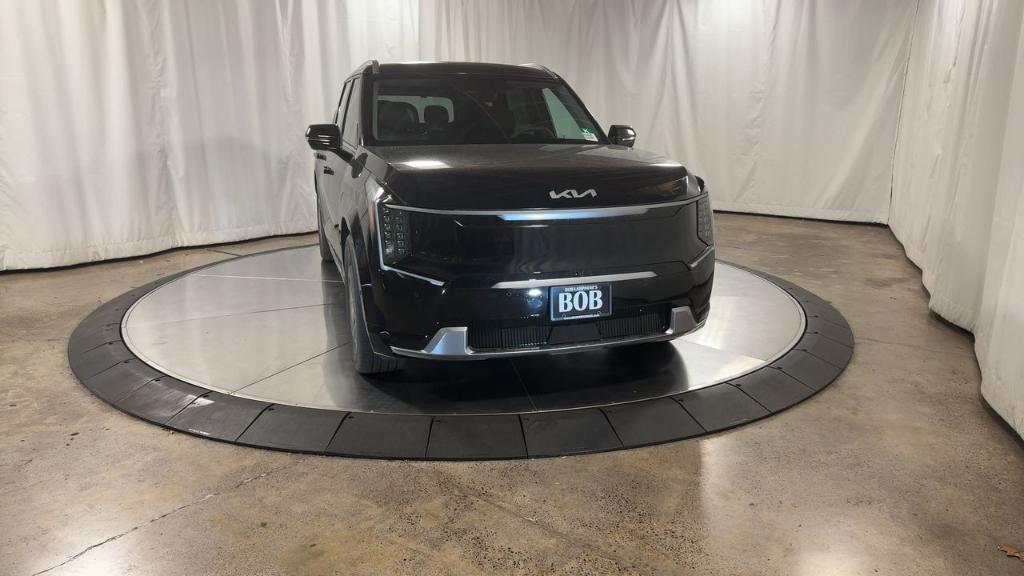 new 2026 Kia EV9 car, priced at $63,778