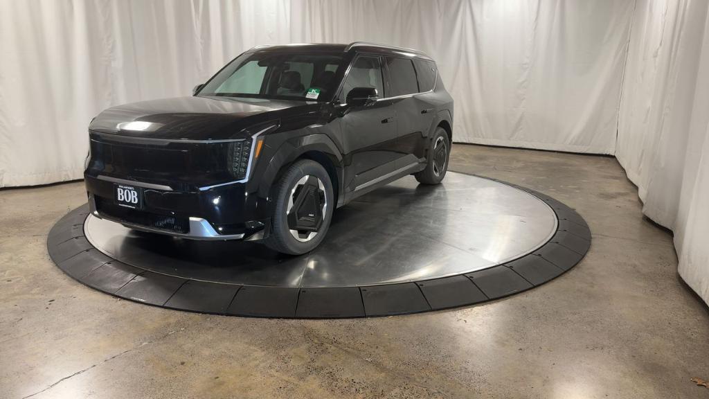 new 2026 Kia EV9 car, priced at $63,778