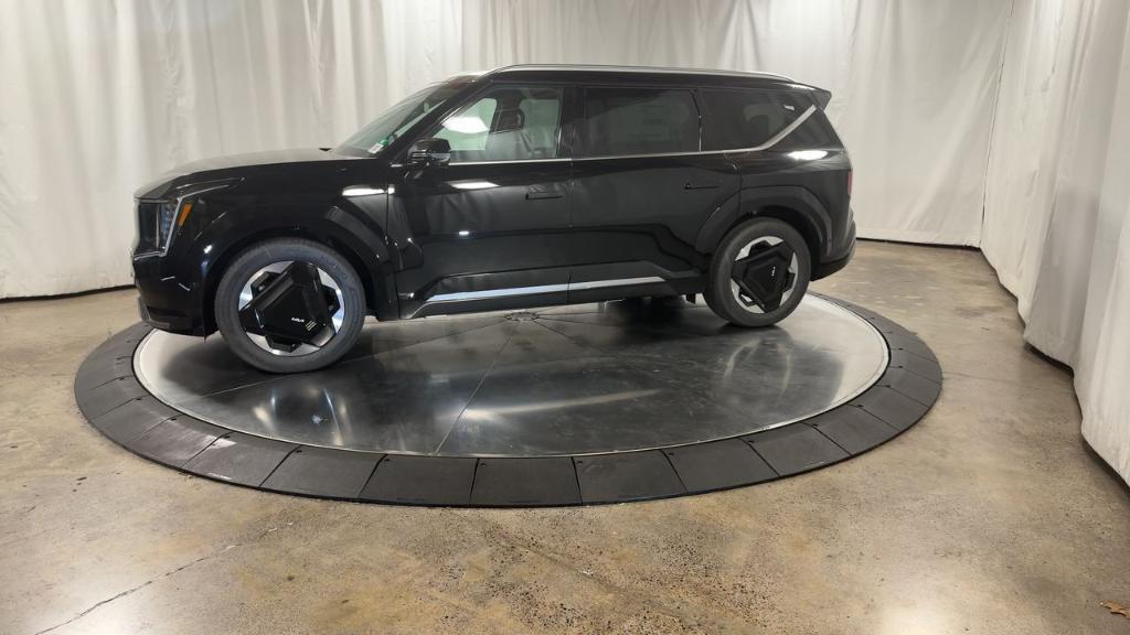 new 2026 Kia EV9 car, priced at $63,778