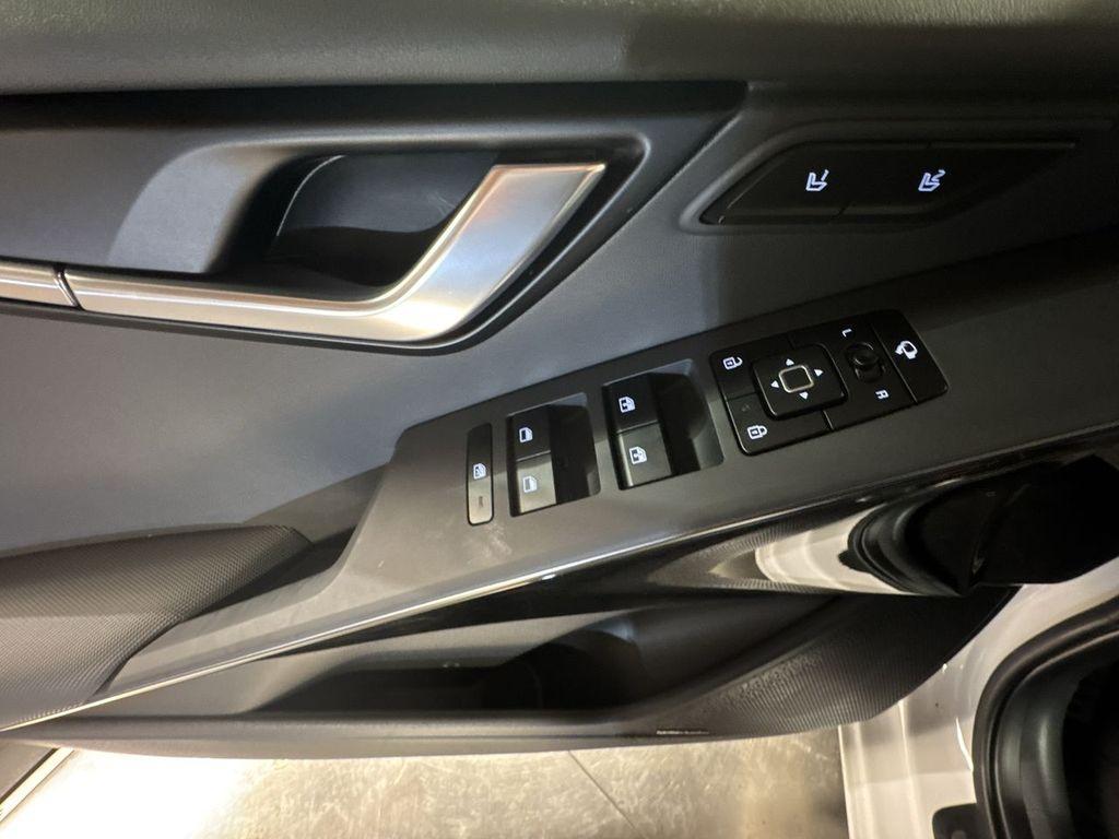 new 2025 Kia Niro EV car, priced at $38,570
