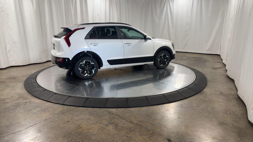 new 2025 Kia Niro EV car, priced at $38,570