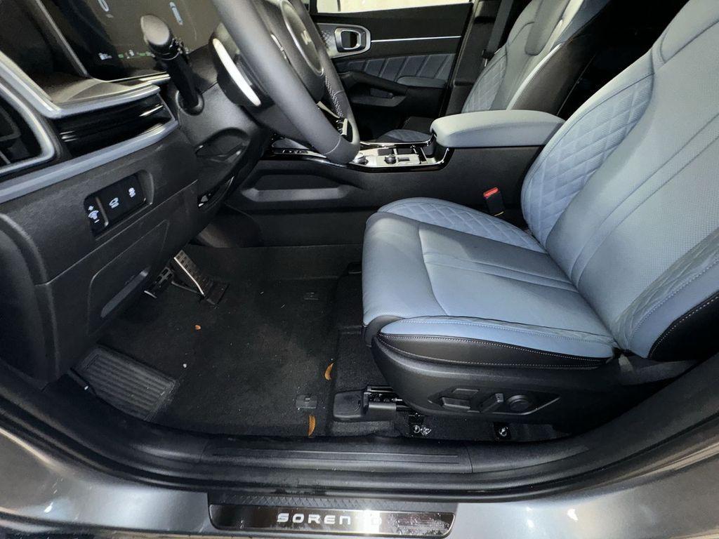 new 2025 Kia Sorento Hybrid car, priced at $47,971