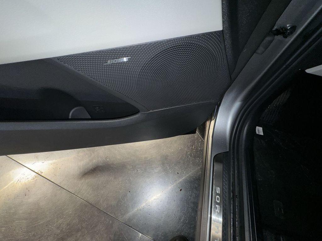 new 2025 Kia Sorento Hybrid car, priced at $47,682