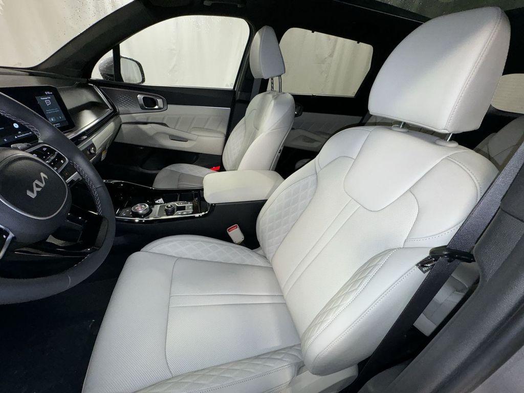 new 2025 Kia Sorento Hybrid car, priced at $47,682