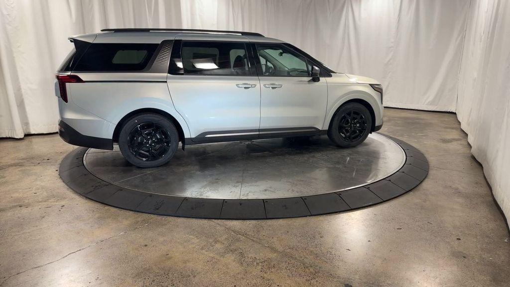 new 2025 Kia Carnival car, priced at $47,386
