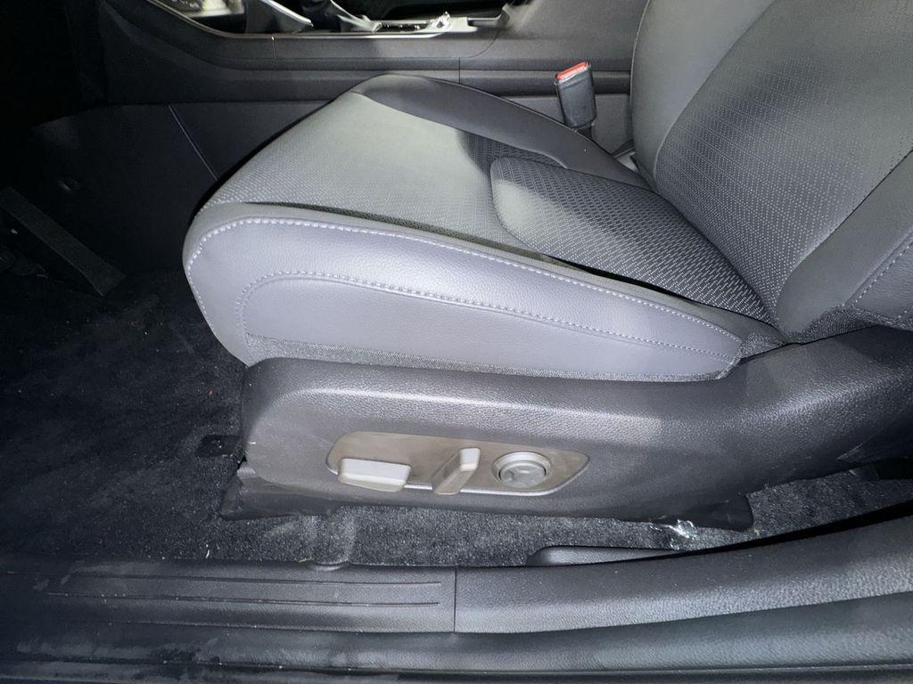 new 2025 Kia Carnival car, priced at $47,386