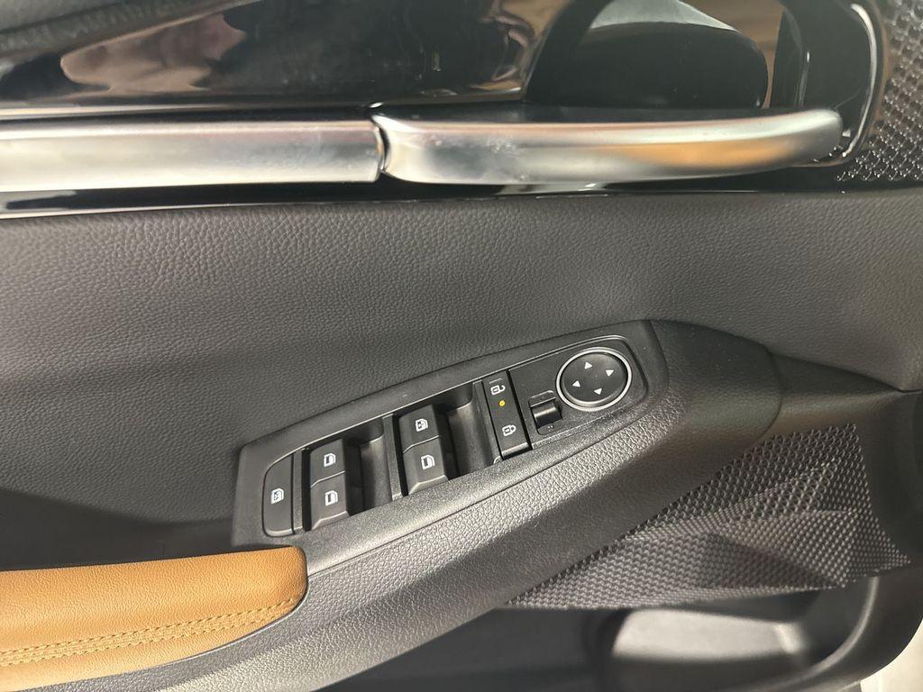 new 2025 Kia Seltos car, priced at $29,327