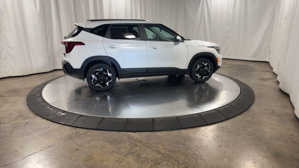 new 2025 Kia Seltos car, priced at $29,327