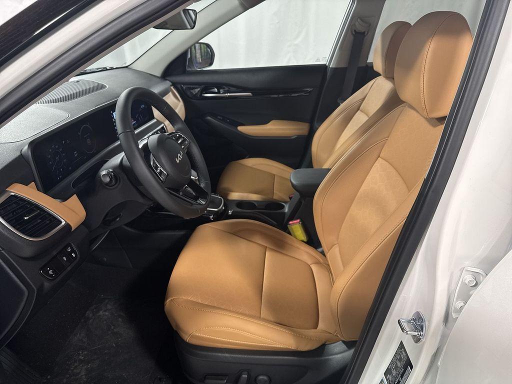new 2025 Kia Seltos car, priced at $29,327