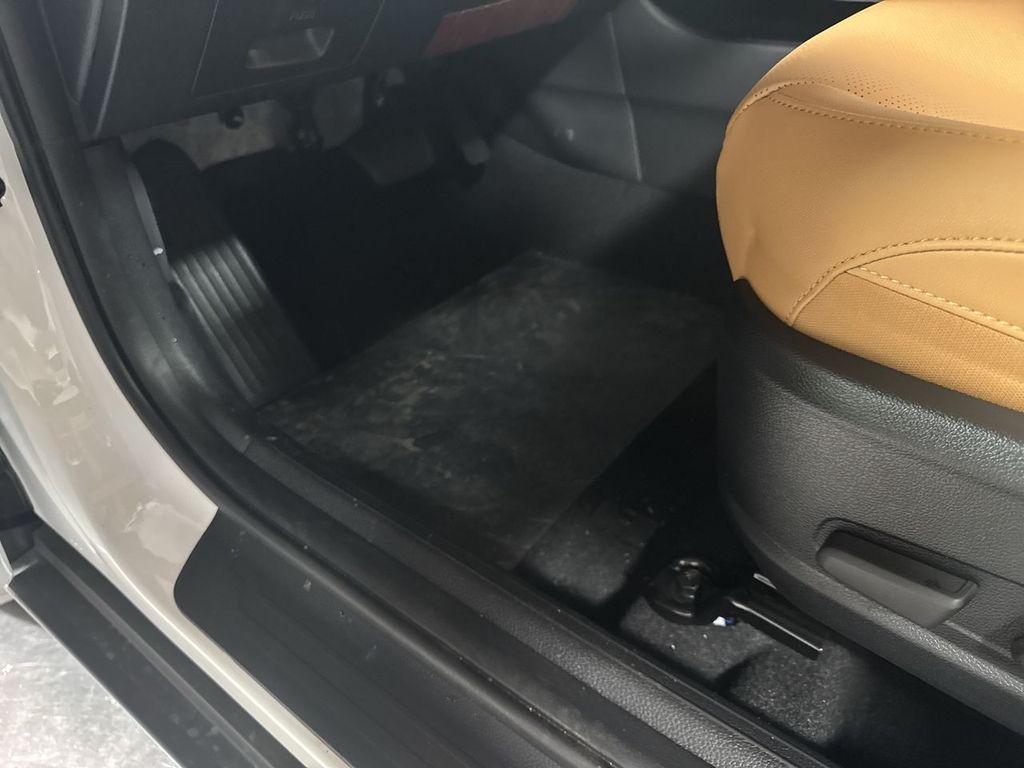 new 2025 Kia Seltos car, priced at $29,327