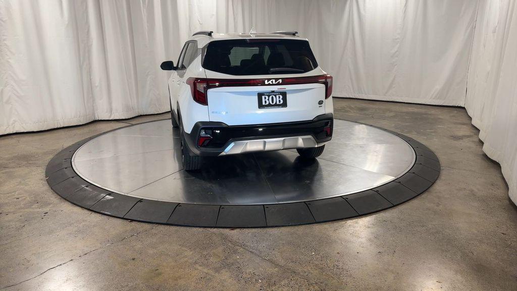 new 2025 Kia Seltos car, priced at $29,327