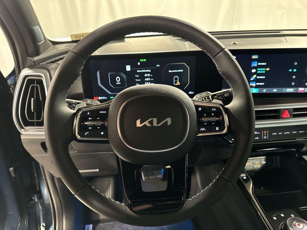 new 2025 Kia Sorento Hybrid car, priced at $47,971