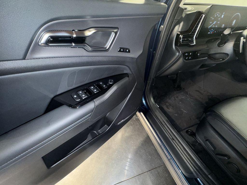 new 2025 Kia Sportage Hybrid car, priced at $39,038