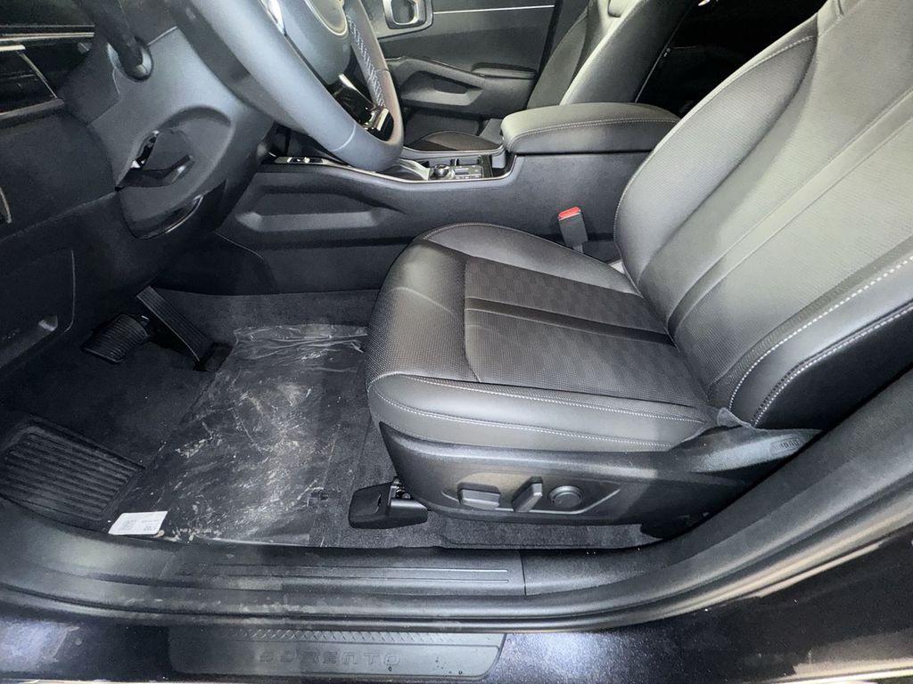 new 2025 Kia Sorento car, priced at $36,464
