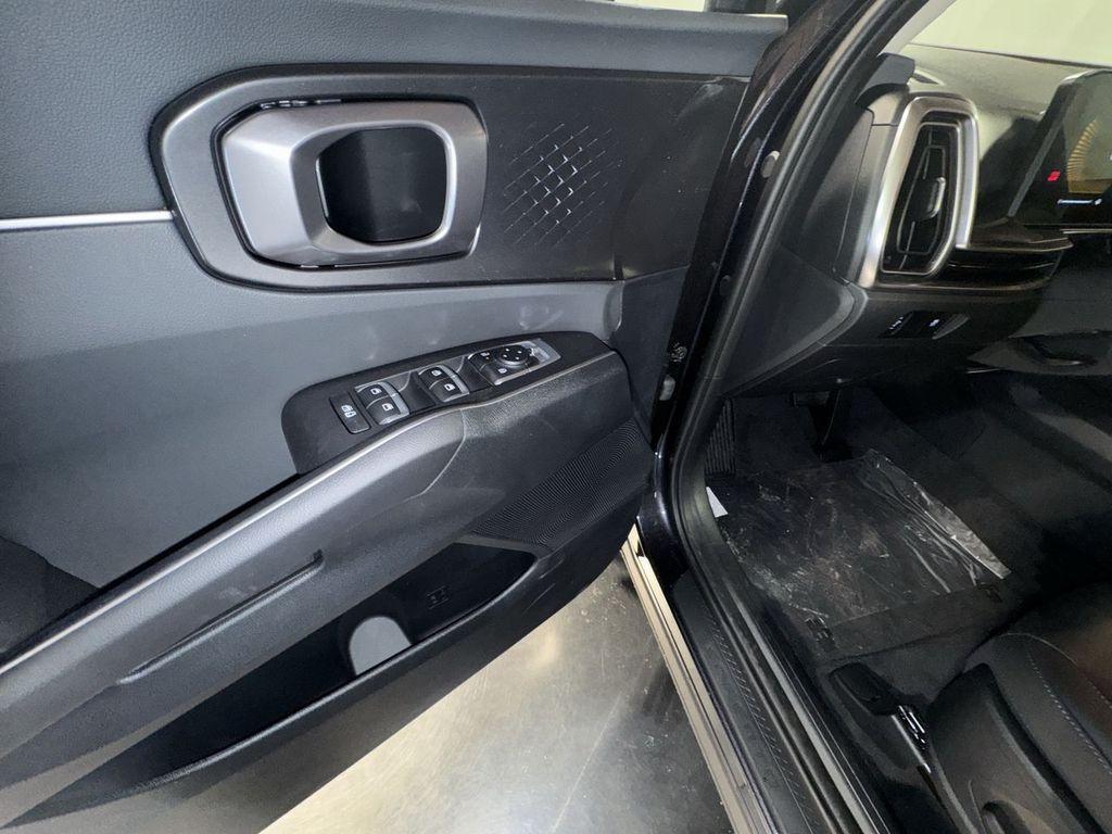 new 2025 Kia Sorento car, priced at $36,464