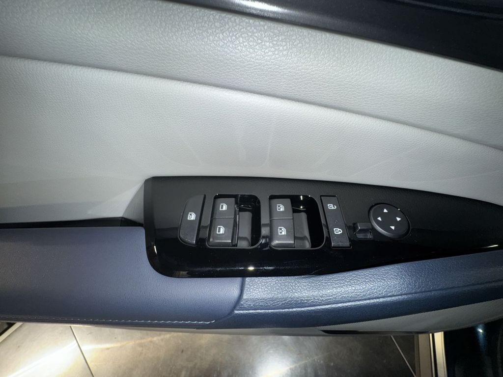 new 2025 Kia Sportage Hybrid car, priced at $33,375