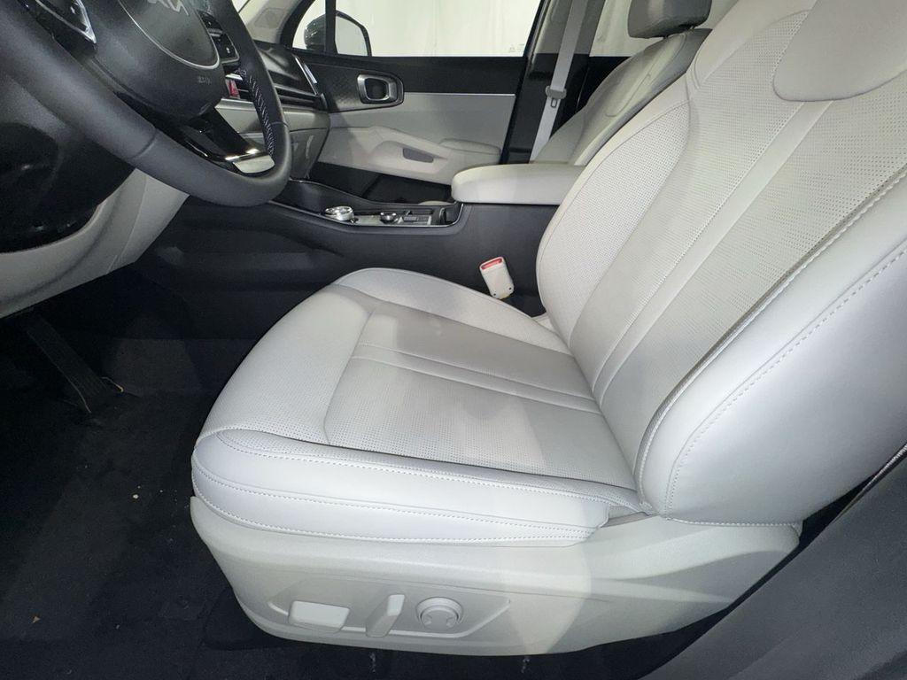 new 2025 Kia Sorento Hybrid car, priced at $42,389