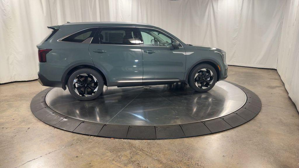 new 2025 Kia Sorento Hybrid car, priced at $42,389