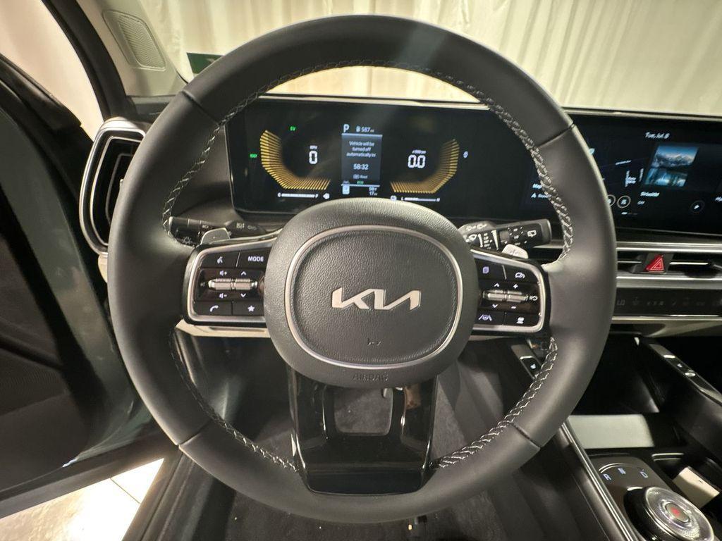 new 2025 Kia Sorento Hybrid car, priced at $42,389
