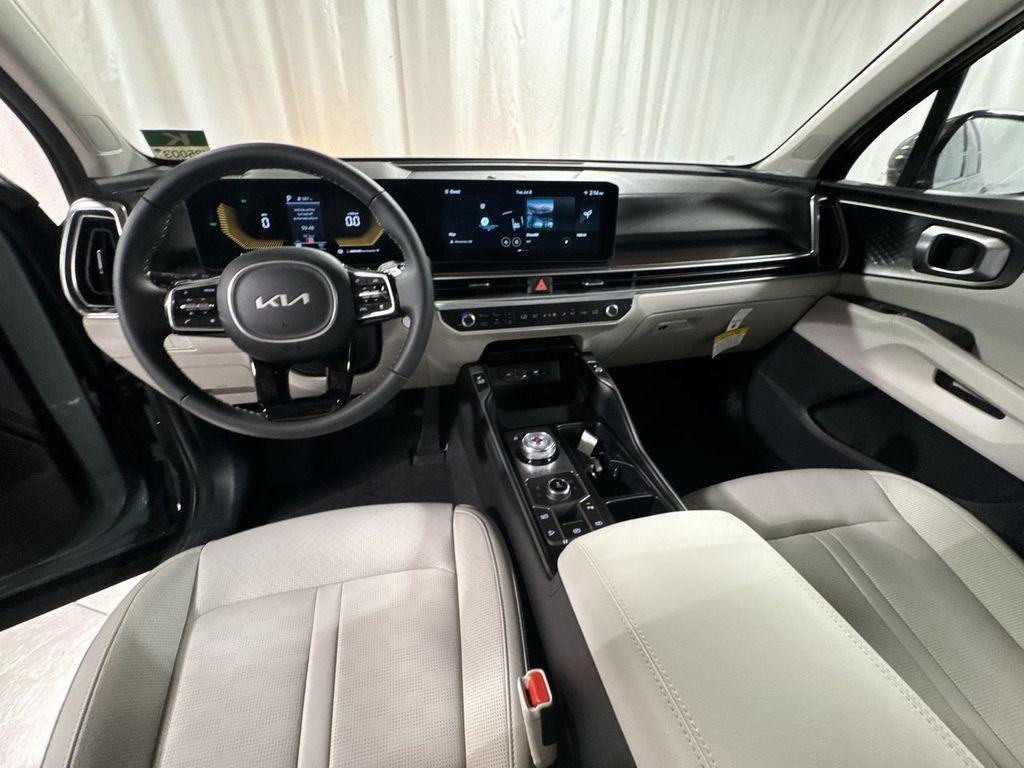 new 2025 Kia Sorento Hybrid car, priced at $42,389